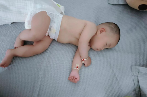 东海孕妇显怀早的原因